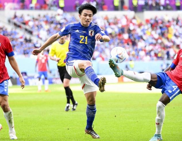 持着领先的 持着领先的