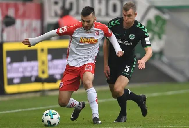 不断完善自 不断完善自